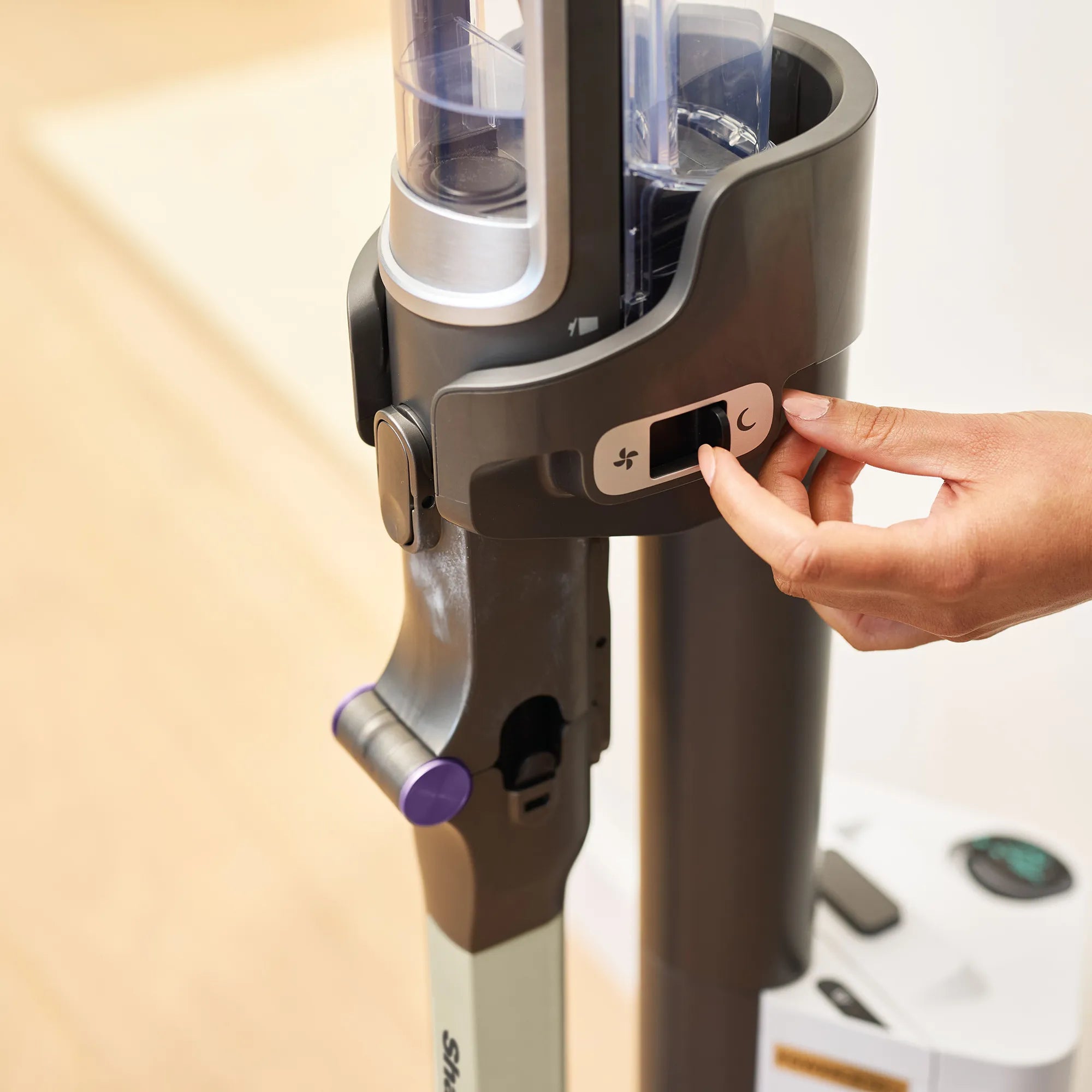 Shark Cordless PowerDetect Clean &amp; Empty System